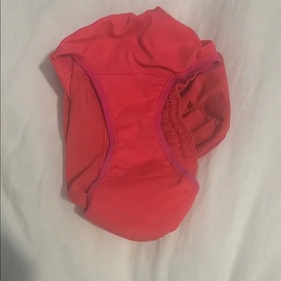 lululemon Hotty Hot Low-Rise Lined Short 2.5" - Picture 3 of 3